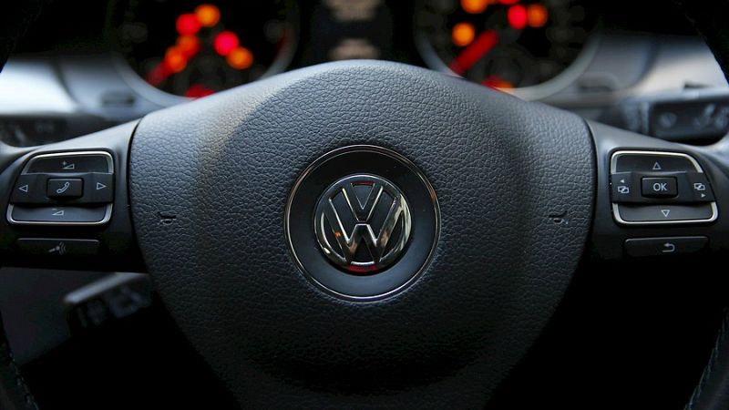 Boletines RNE - Volkswagen anuncia reducción de inversiones y cambio de estrategia - Escuchar ahora