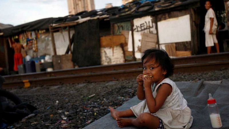 Entre paréntesis - La FAO defiende de los programas de protección social para reducir la pobreza - Escuchar ahora