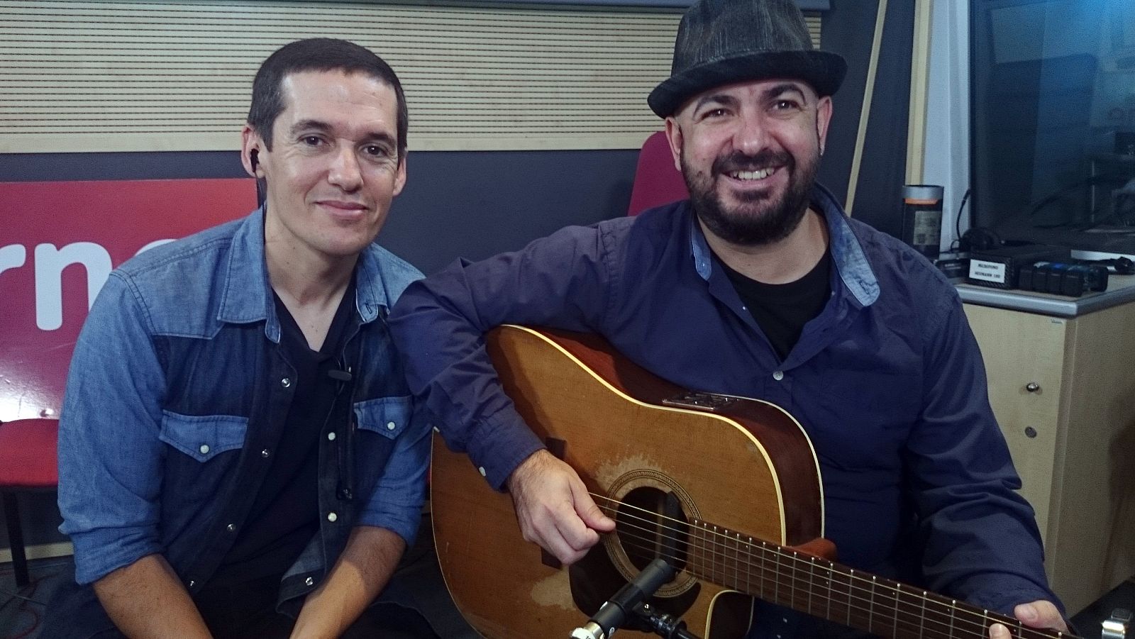 Jorge Ruíz interpreta en directo "Tú eres la vida", himno de la lucha contra el cáncer de mama - Escuchar ahora