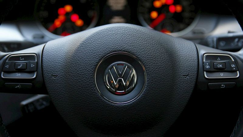 Boletines RNE - El Gobierno alemán ordena la retirada de la circulación de más de dos millones de vehículos Volkswagen - Escuchar ahora