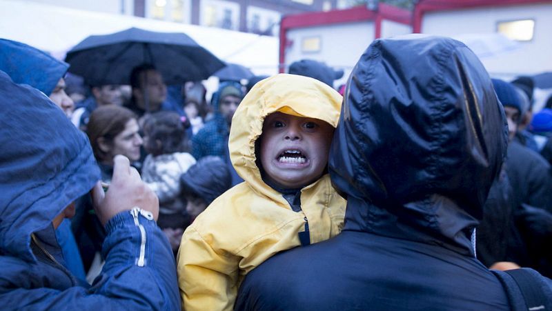 Entre paréntesis - La crisis de refugiados marca la reunión del Consejo Europeo - Escuchar ahora