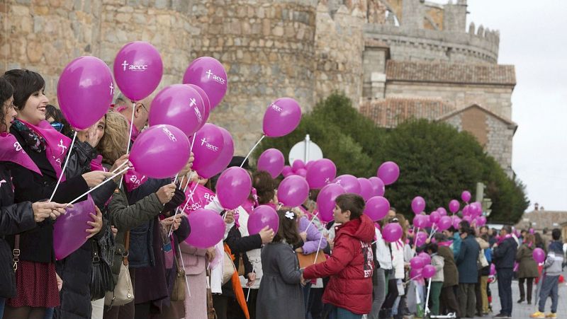 "Por ellas" lema de la campaña contra el cáncer de mama - Escuchar ahora