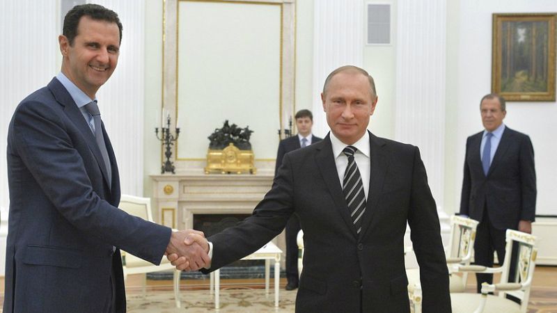 Boletines RNE - Bassar Al Assad sale de Siria para reunirse en Moscú con Vladimir Putin - Escuchar ahora