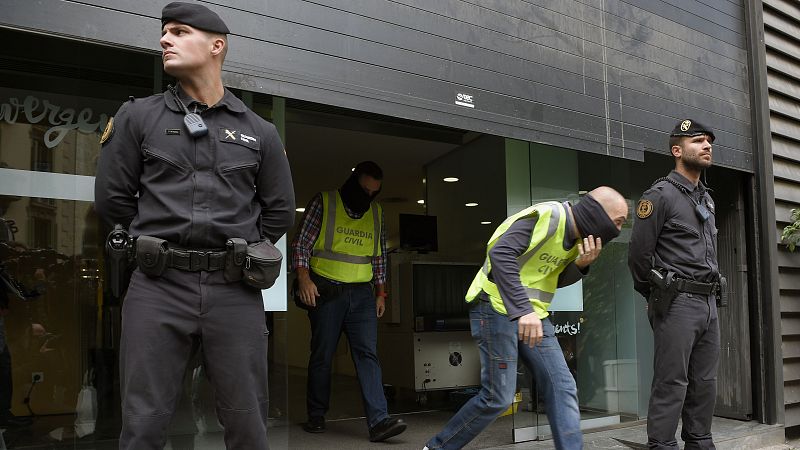 Las mañanas de RNE - CDC insiste en hablar de "caza mayor" contra el partido - Escuchar ahora