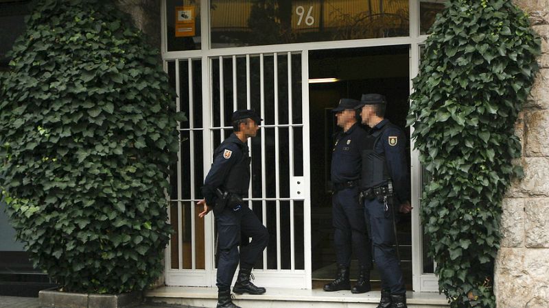 Boletines RNE - Continúa la operación policial ordenada por la Audiencia Nacional contra la familia Pujol - Escuchar ahora