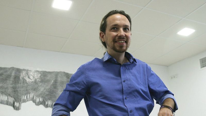 Boletines RNE - Pablo Iglesias renuncia a su escaño en el Parlamento Europeo para centrarse en las elecciones generales del 20D - Escuchar ahora