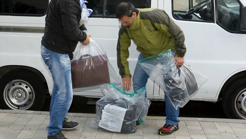 Boletines RNE - En los juzgados de El Vendrell, se analiza el contenido de los maletines de Rosell - Escuchar ahora