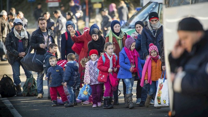 Entre paréntesis - SLa ONU y Save The Children analizan la crisis de los refugiados sirios - Escuchar ahora