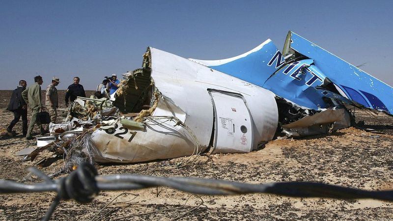 Boletines RNE - El Reino Unido cree que una bomba en la bodega provocó la tragedia del avión ruso - Escuchar ahora