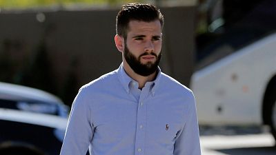 El jugador del Real Madrid e internacional con España Nacho Fernández ha pasado por los micrófonos de 'Radiogaceta de los deportes' en RNE, donde ha dicho que toda la plantilla "está con Benítez" y que a pesar de la derrota ante el Sevilla llegan "con mucha confianza" al Clásico. También ha defendido el compromiso de Cristiano con el Madrid.