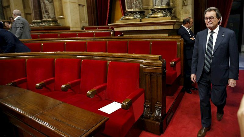 Boletines RNE - Mas trata de convencer a la CUP de que apoye su investidura en segunda votación - Escuchar ahora