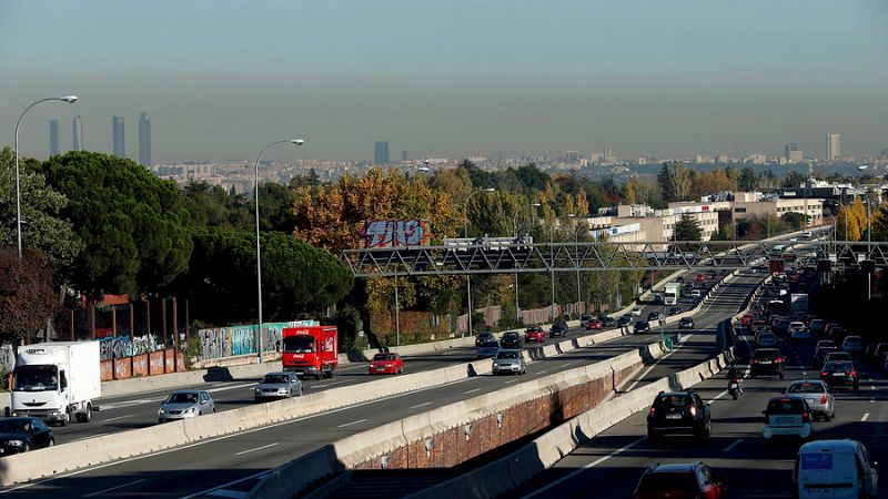 Entre paréntesis - Madrid aplica restricciones de tráfico por los elevados niveles de contaminación - Escuchar ahora