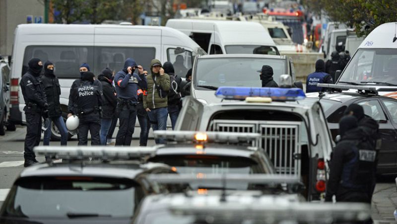 Boletines RNE - Francia confirma que se han realizado 23 detenciones en 168 registros - Escuchar ahora