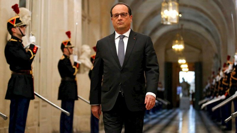 Las mañanas de RNE - François Hollande endurece la ofensiva contra los territorios del autodenominado Estado Islámico - Escuchar ahora