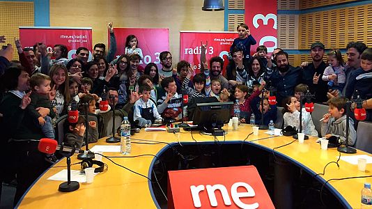 180 grados - 180 grados - Niños Mutantes quieren que entren - 26/11/15 - escuchar ahora