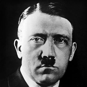 Preguntas a la Historia - Preguntas a la historia - ¿Qué pintaba Hitler? - 04/12/15 - Escuchar ahora