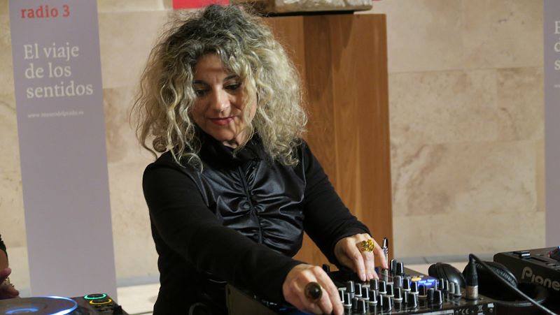 PradoRadio3 - Sesión Elena Gómez - Tiempo de fábulas - 11/12/15 - Escuchar ahora