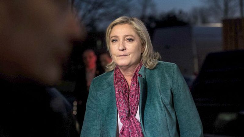  Radio 5 Actualidad - Marine Le Pen se ve como presidenta de Francia - 10/12/15 - Escuchar ahora