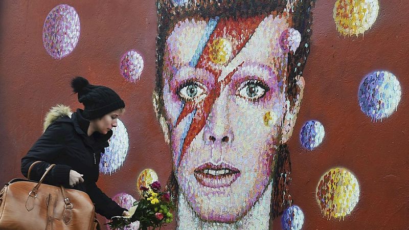 Las mañanas de RNE - Adiós a David Bowie, uno de los nombres más grandes de la música contemporánea - Escuchar ahora