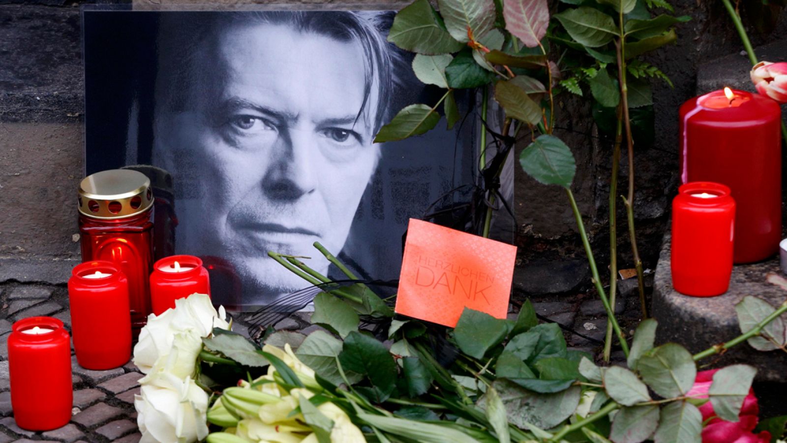 Radio 5 Actualidad - Muere David Bowie - Escuchar ahora