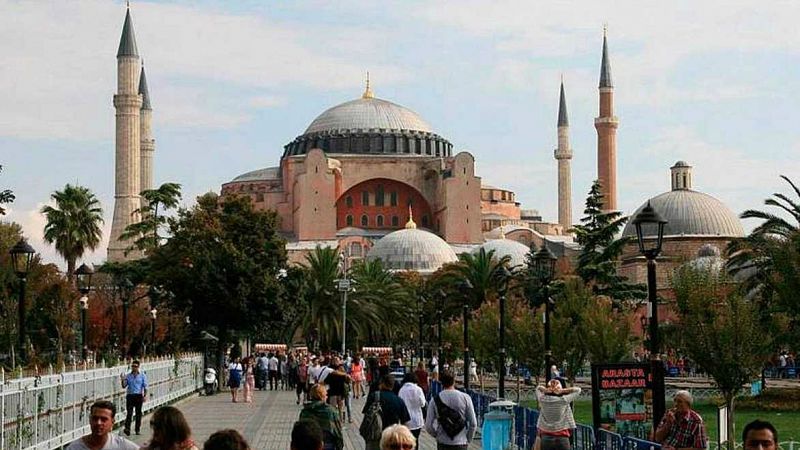 Boletines RNE - Una potente explosión sacude el centro de Estambul - Escuchar ahora