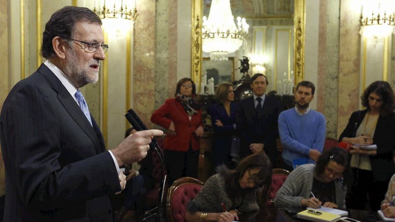 Radio 5 Actualidad - Rajoy impugnará la toma de posesión de Puigdemont si lo aconsejan los servicios jurídicos - Escuchar ahora