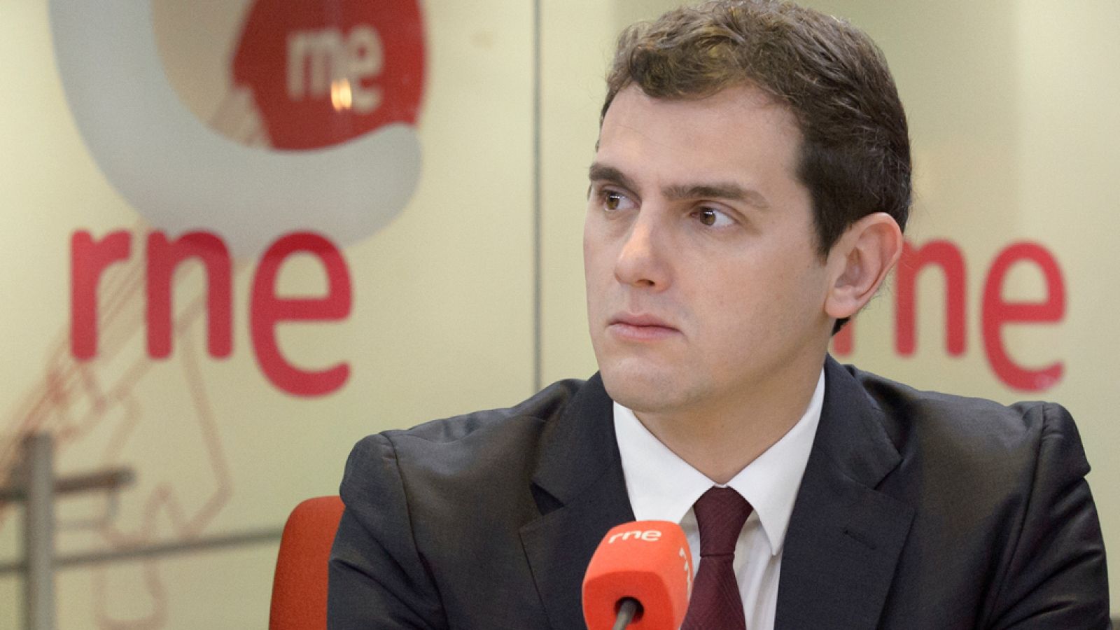 Las mañanas de RNE - Albert Rivera: "Pedro Sánchez intenta sumar escaños de cualquier manera" - Escuchar ahora