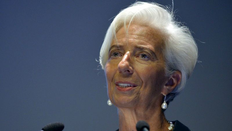 Entre paréntesis - El FMI rebaja sus previsiones para la economía mundial - Escuchar ahora