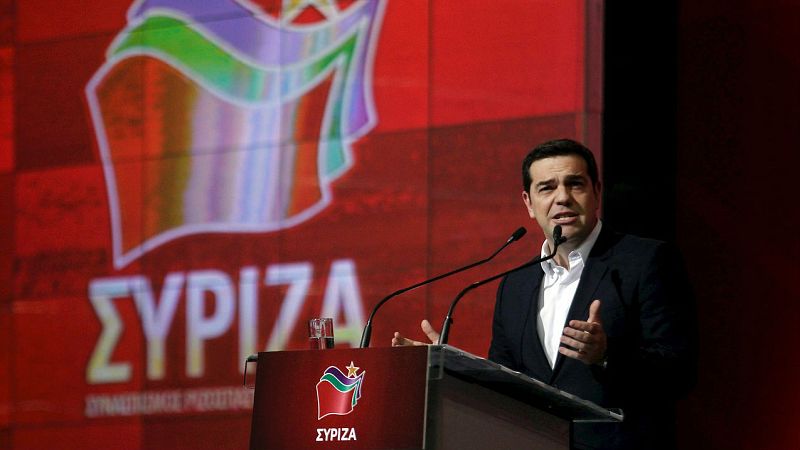 Tsipras defiende un año de gestión con protestas en la calle - Escuchar ahora 