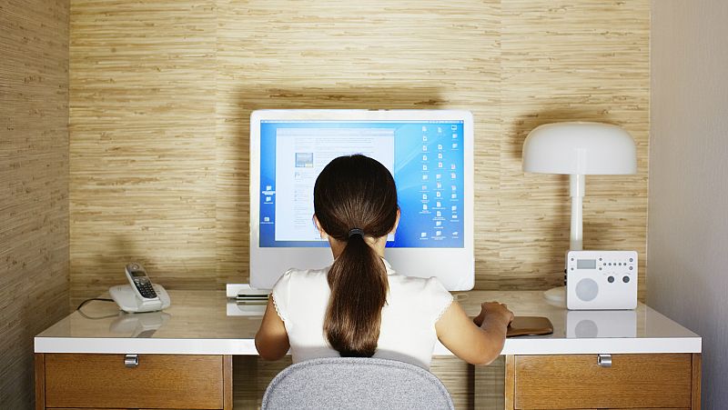 Entre paréntesis - Derechos y responsabilidades de los menores en la red - Escuchar ahora