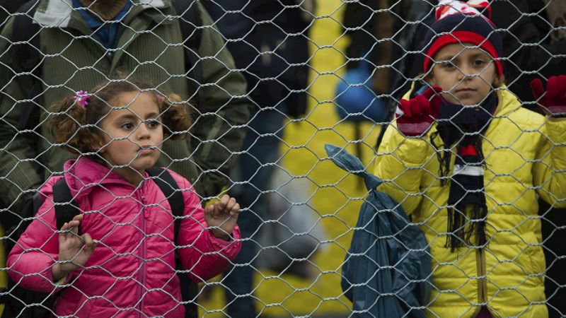 Entre paréntesis - ONG's piden un plan europeo para proteger a los menores refugiados - Escuchar ahora