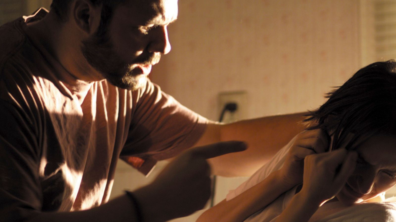 El canto del grillo - ¿Cuándo la mujer es víctima de la violencia de género? - Escuchar ahora