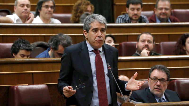 Boletines RNE - Francesc Homs declara por la consulta del 9 de noviembre - Escuchar ahora