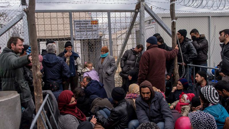 Boletines RNE - La UE pretende que Turquía aumente el número de refugiados que acepta - Escuchar ahora