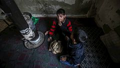 Entre paréntesis - 250.000 niños pasan hambre en Siria - 09/03/16