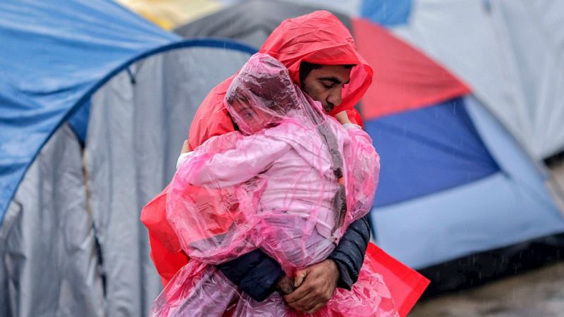 Boletines RNE - Los ministros de Justicia e Interior de la UE se reúnen para abordar la crisis de los refugiados - Escuchar ahora
