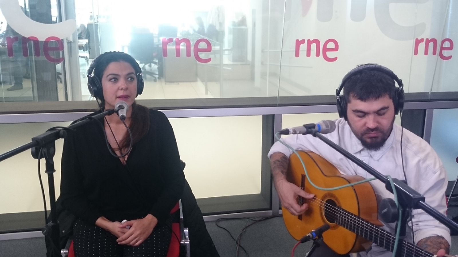 Las mañanas de RNE - Alba Molina interpreta en directo "La mariposa blanca" - Escuchar ahora