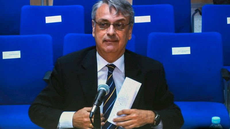 Boletines RNE - Se reanuda la declaración de Miguel Tejeiro, el exasesor fiscal de Urdangarín - Escuchar ahora