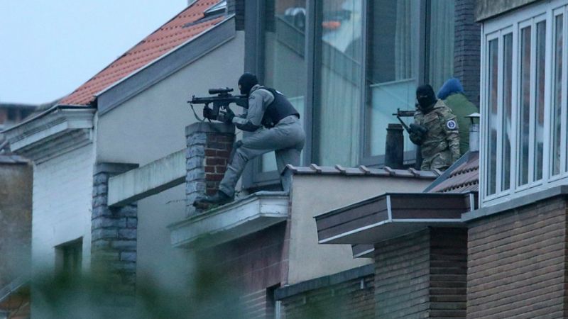 Radio 5 Actualidad - Dos detenidos relacionadas con el tiroteo de Bruselas - Escuchar ahora