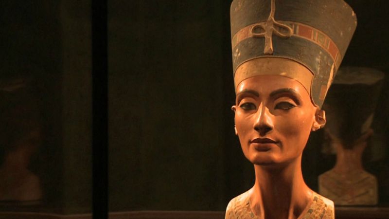 Radio 5 Actualidad - La tumba de Nefertiti es posible que esté cerca de la de Tutankamon - Escuchar ahora