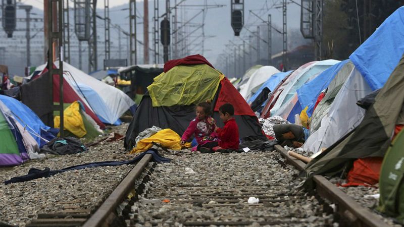 Entre paréntesis - ¿Cómo viven los refugiados en Lesbos? - Escuchar ahora