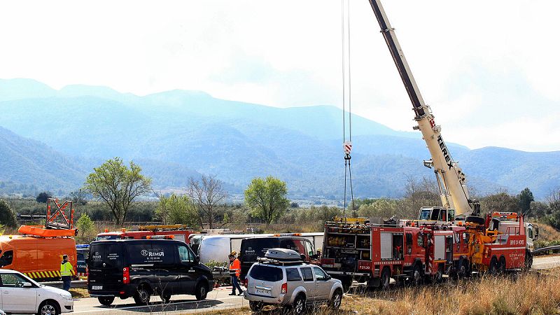 El conductor que iba delante paró al perder de vista el autocar siniestrado