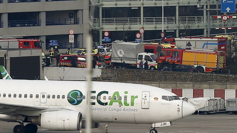 Las mañanas de RNE - Varias explosiones en el aeropuerto y el metro de Bruselas - Escuchar ahora
