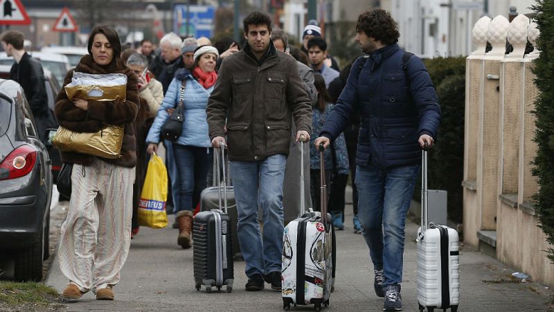 Boletines RNE - Caos en Bruselas tras las explosiones del aeropuerto y una estacin de metro - 22/03/16 - Escuchar ahora