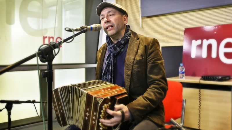 Las mañanas de RNE - Fabián Carbone canta en directo "Mi bandoneón y yo" - Escuchar ahora