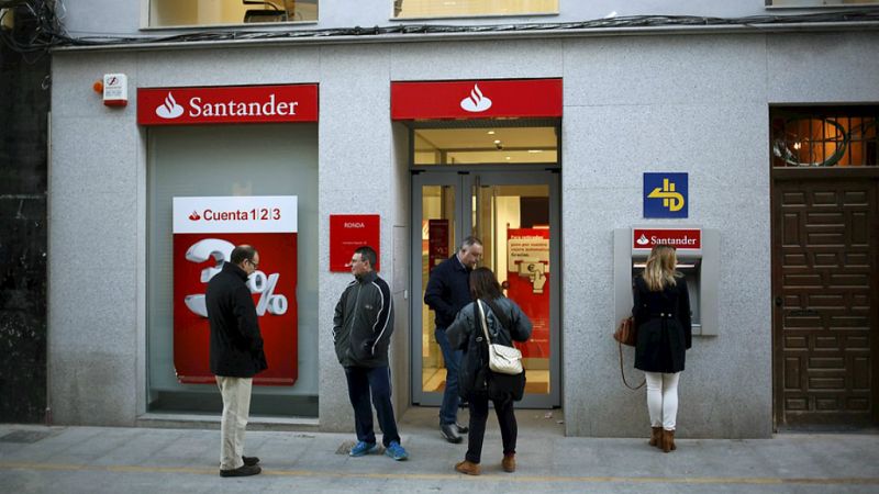 Entre paréntesis  - ¿Habrá una nueva reestructuración bancaria? - Escuchar ahora