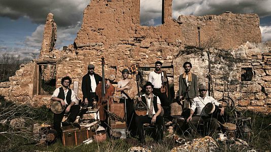 Tarataña - Tarataña - A seis día del Folkarria - 09/04/16 - escuchar ahora