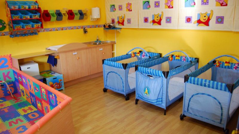 Entre paréntesis - Videocámaras en guarderías: ¿es bueno tanto control? - 12/04/16 - Escuchar ahora