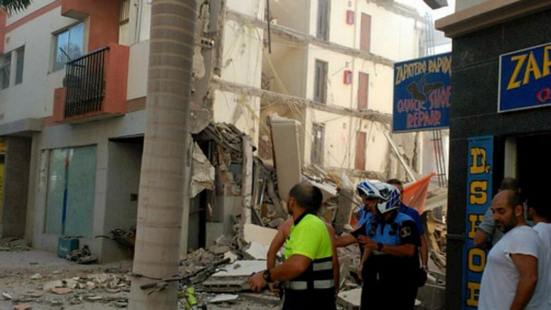 Boletines RNE - Tres heridos en el derrumbe de un edificio en el sur de Tenerife - Escuchar ahora
