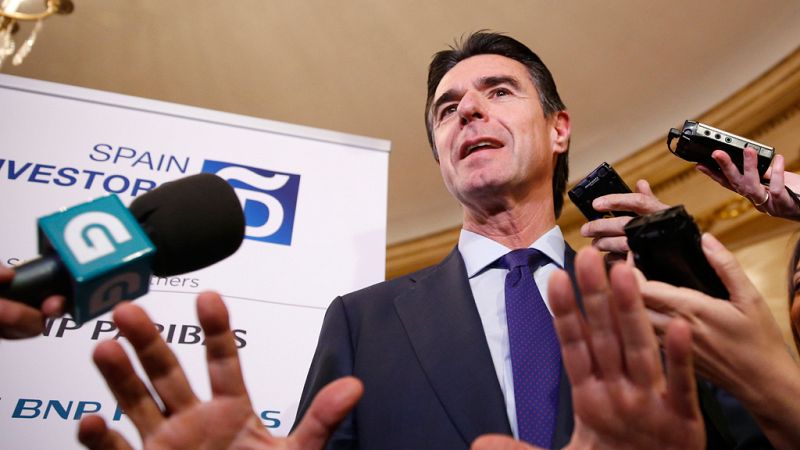 Boletines RNE - RNE comprueba que Soria figura como administrador de una sociedad radicada en el paraíso fiscal de Jersey - Escuchar ahora